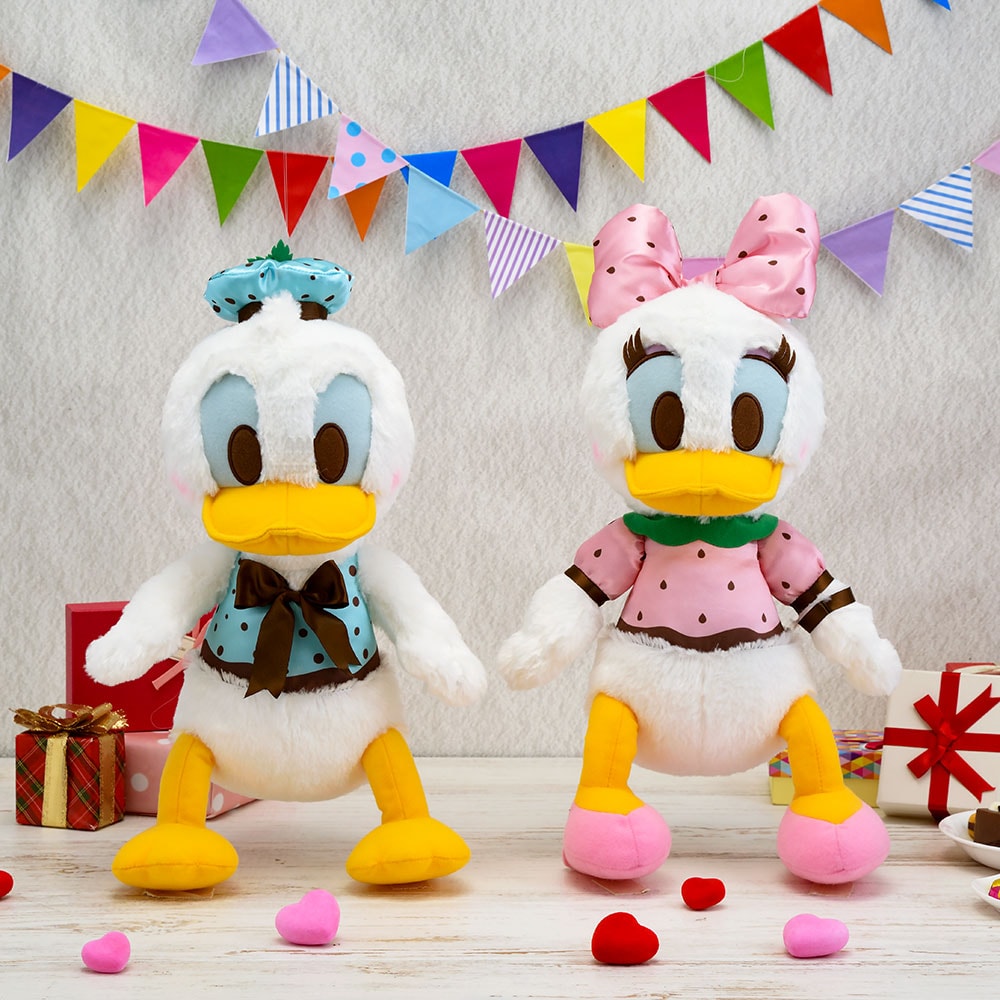 ドナルド デイジー 赤いほっぺ スペシャルチョコレートコスチュームぬいぐるみ セガプラザ